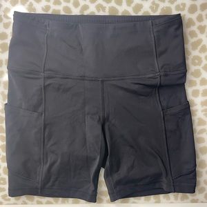 Lululemon Fast and Free biker shorts! 6”